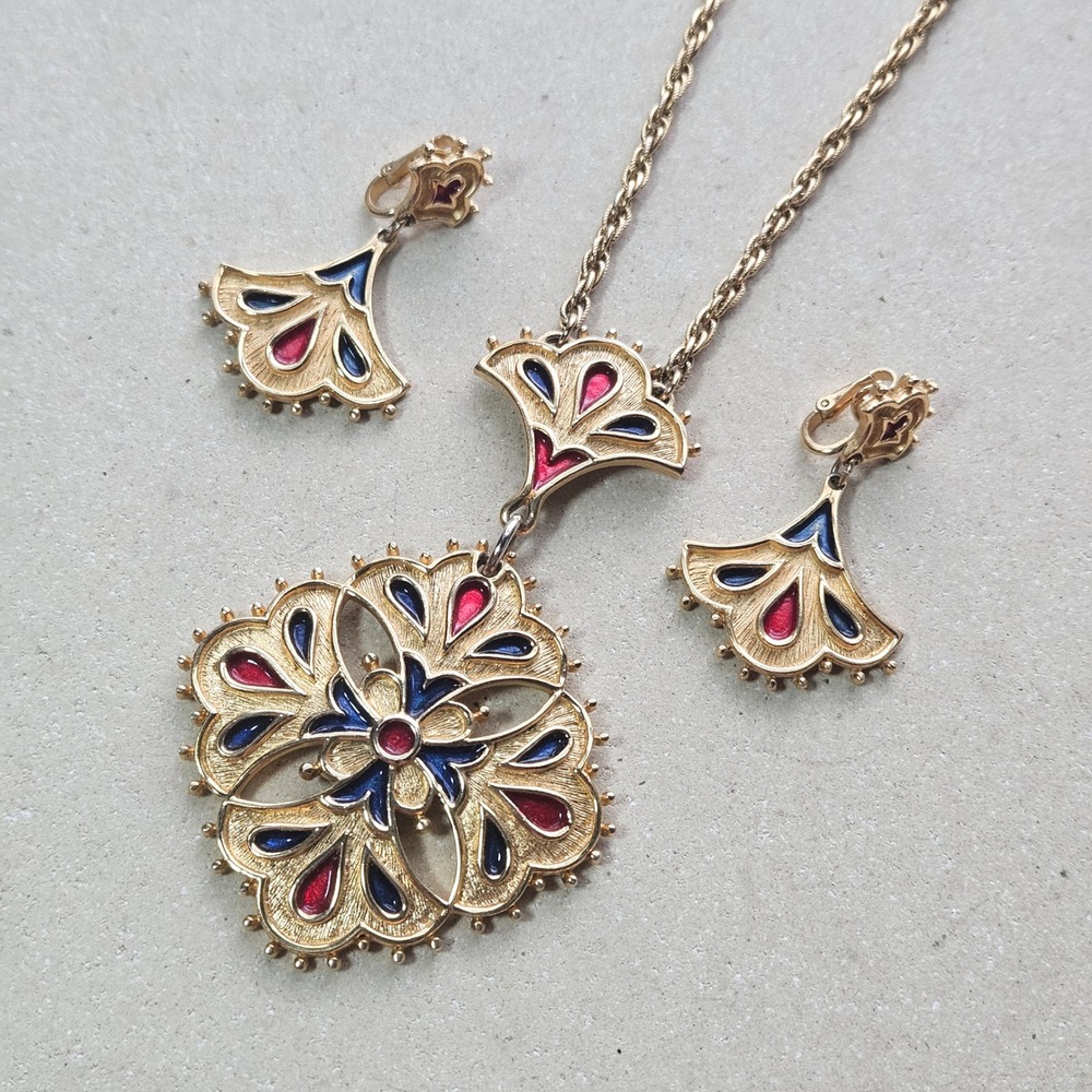 Vintage Kramer of New York Enamel Pendant Necklace Clip-On Earrings Set Gold